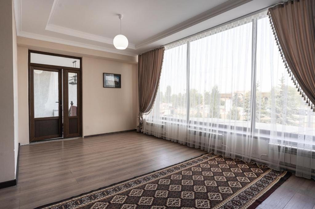 Muras Hotel Каракол Экстерьер фото
