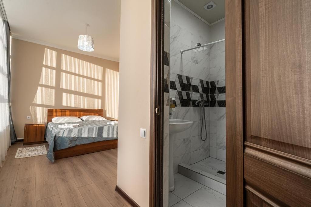 Muras Hotel Каракол Экстерьер фото