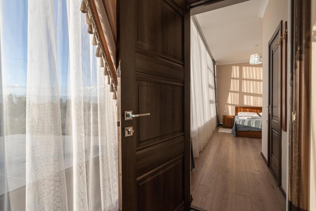 Muras Hotel Каракол Экстерьер фото